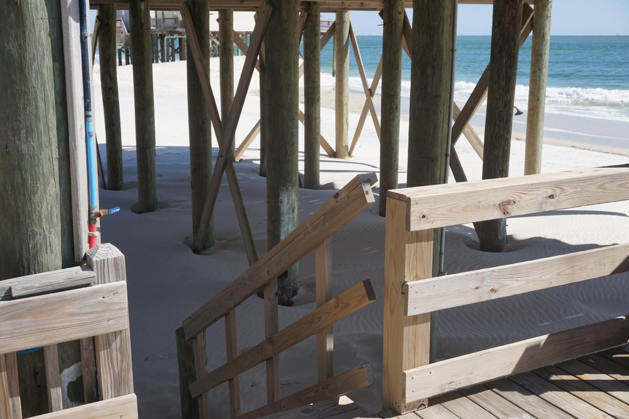 Marisol - Pet Friendly And Gulf Front! Enjoy The Large Deck With Amazing Views! Home Dauphin Island Exterior photo